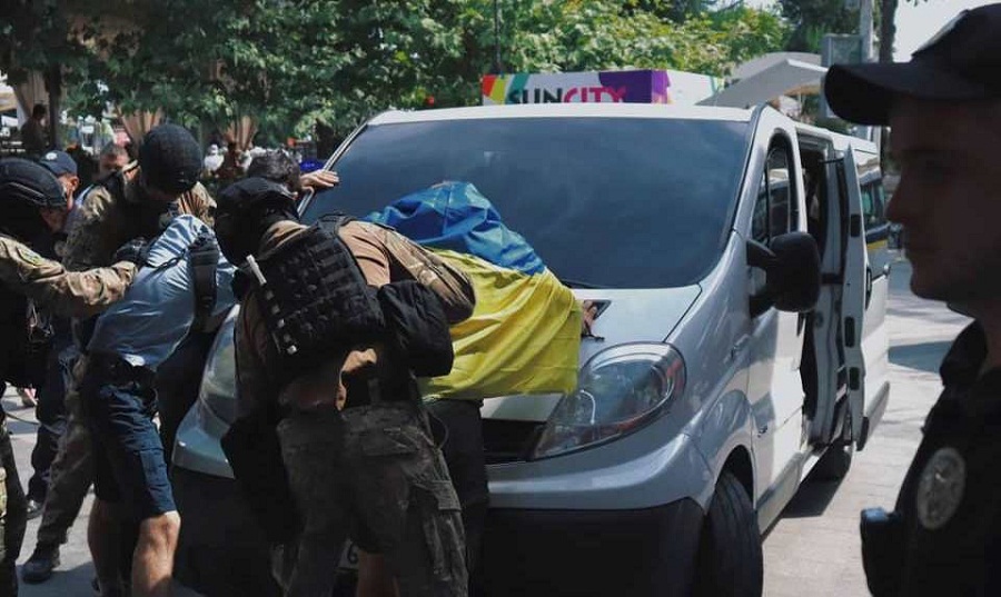полиция избила противников гей-парада в Одессе